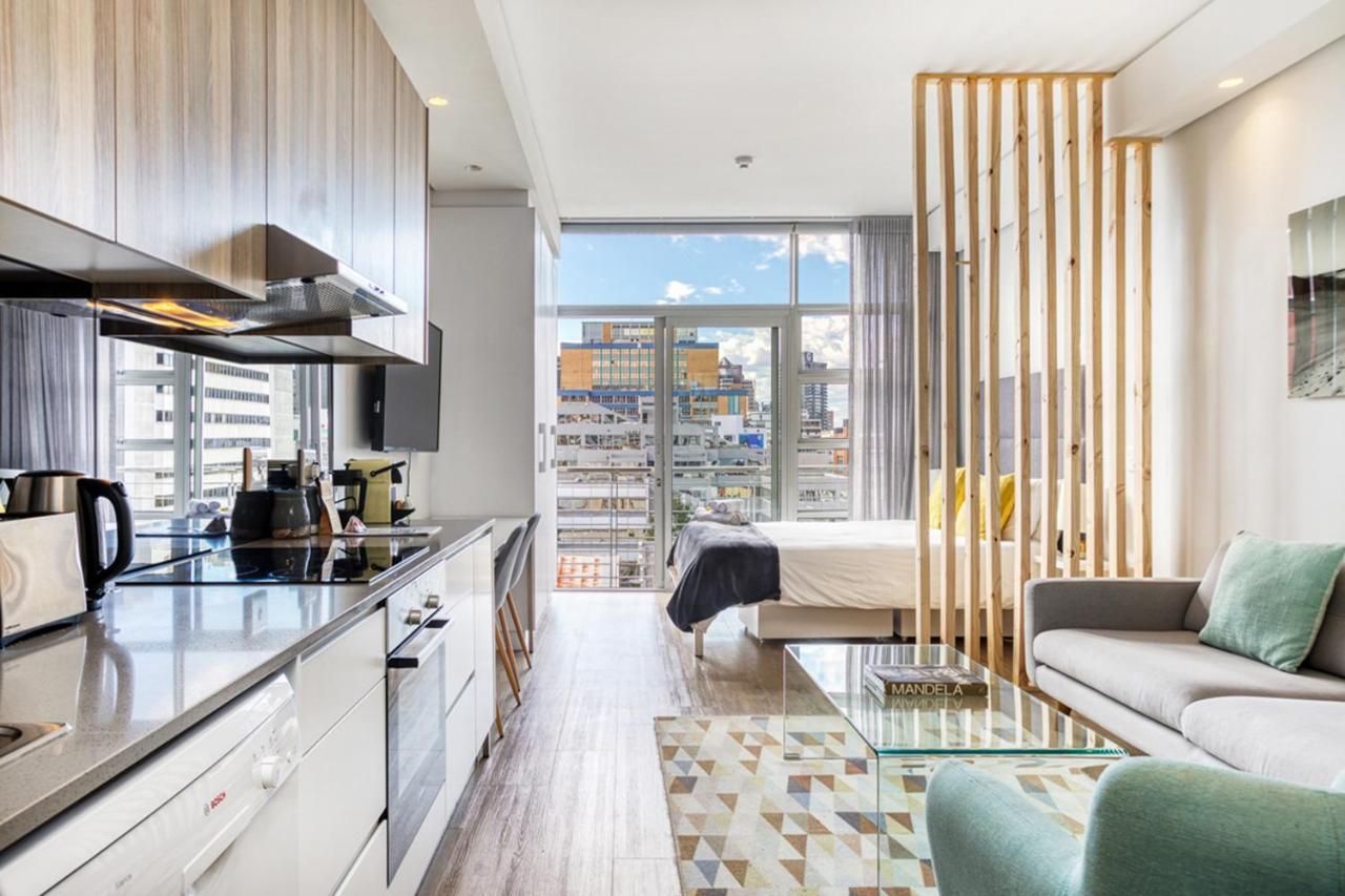 Backup-Powered Luxury Ny City Apartment At Table Mountain Cape Town Exterior photo