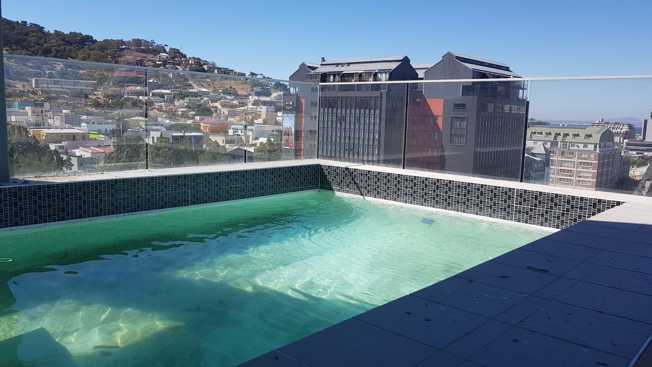 Backup-Powered Luxury Ny City Apartment At Table Mountain Cape Town Exterior photo